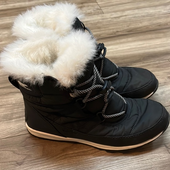 SOREL- Whitney II Flurry